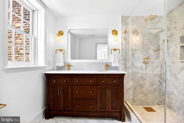 303 S AMERICAN ST, Philadelphia, PA 19106