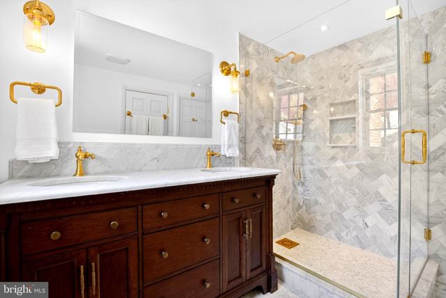 303 S AMERICAN ST, Philadelphia, PA 19106