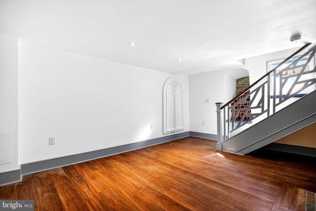 303 S AMERICAN ST, Philadelphia, PA 19106