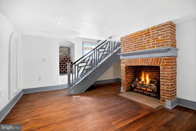 303 S AMERICAN ST, Philadelphia, PA 19106