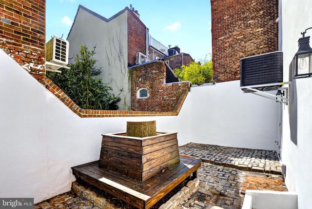 303 S AMERICAN ST, Philadelphia, PA 19106