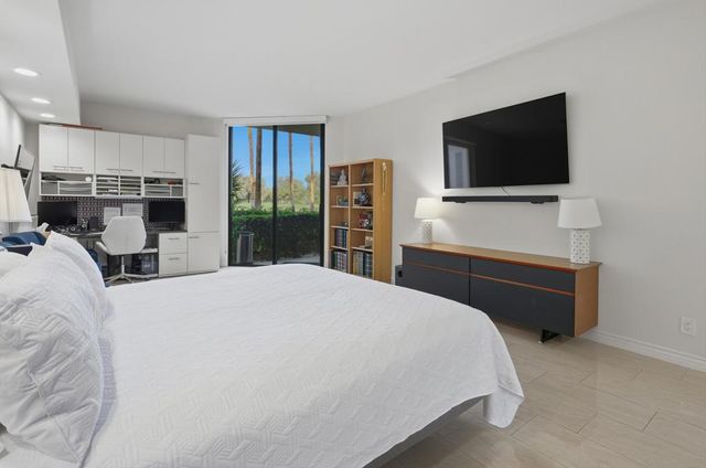 910 Island Drive 114, Rancho Mirage, CA 92270