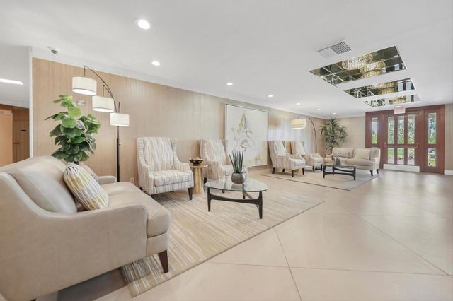 910 Island Drive 114, Rancho Mirage, CA 92270