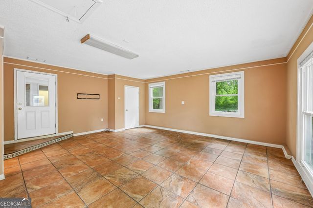 232 E Miles Road, Carrollton, GA 30116