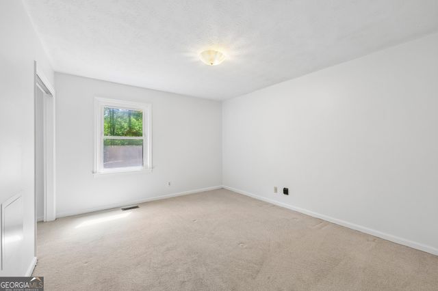 232 E Miles Road, Carrollton, GA 30116