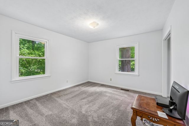 232 E Miles Road, Carrollton, GA 30116