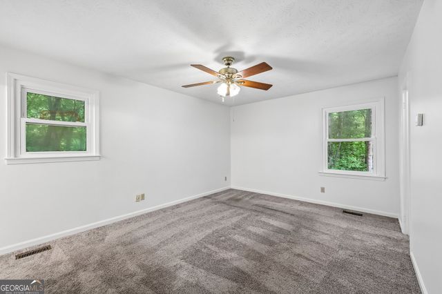 232 E Miles Road, Carrollton, GA 30116