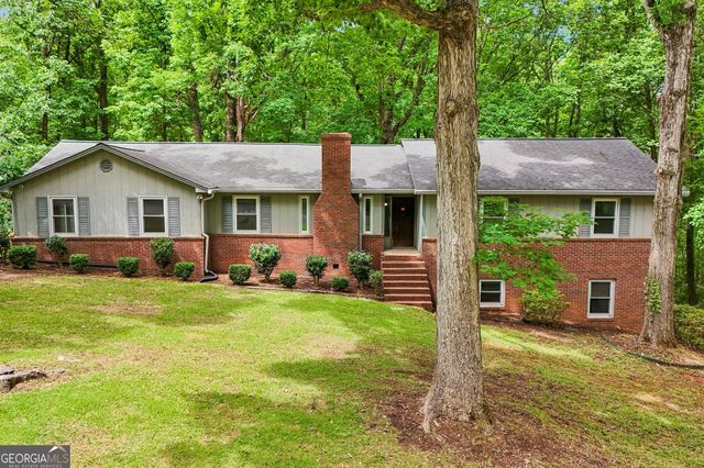 232 E Miles Road, Carrollton, GA 30116