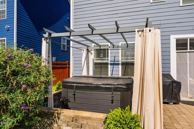 51 Cliffdale Road, Chapel Hill, NC 27516