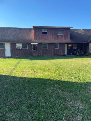 1202 Westgate Drive, Wharton, TX 77488