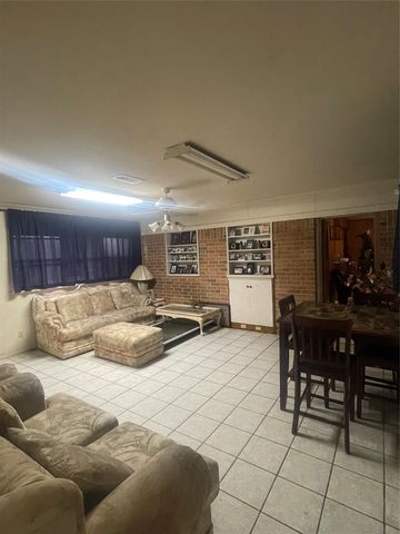 1202 Westgate Drive, Wharton, TX 77488