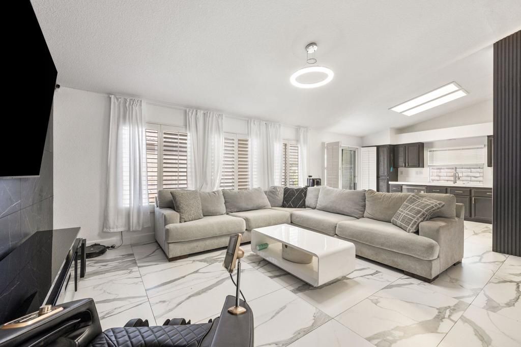 Image 12 of property listing at 37851 Hollister Drive, Palm Desert, CA 92211