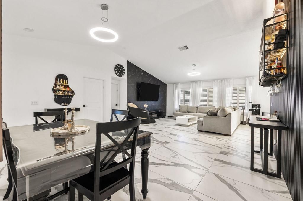 Image 14 of property listing at 37851 Hollister Drive, Palm Desert, CA 92211