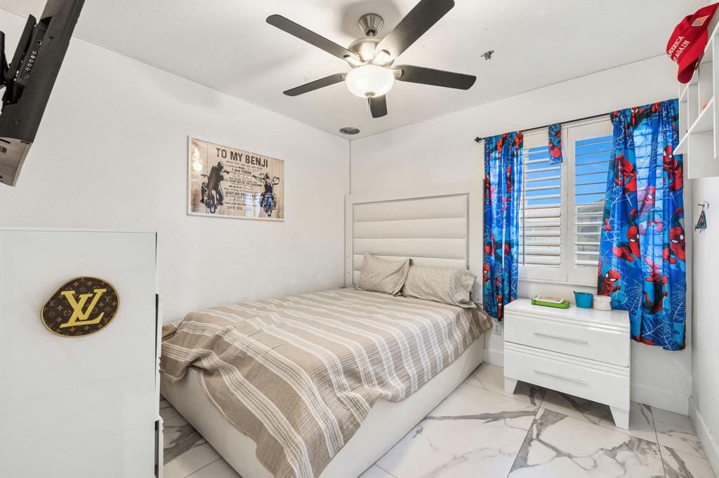 Image 18 of property listing at 37851 Hollister Drive, Palm Desert, CA 92211