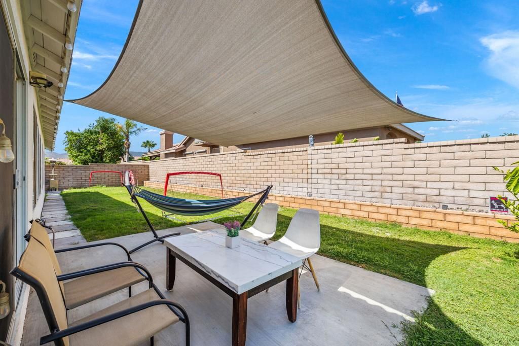 Image 25 of property listing at 37851 Hollister Drive, Palm Desert, CA 92211