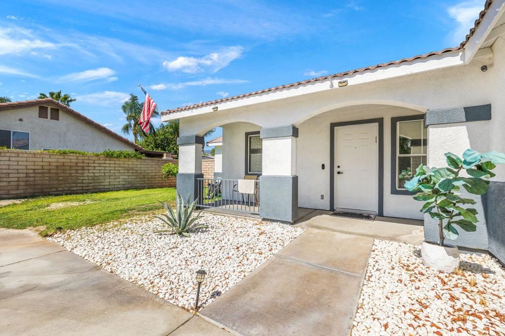 Image 33 of property listing at 37851 Hollister Drive, Palm Desert, CA 92211