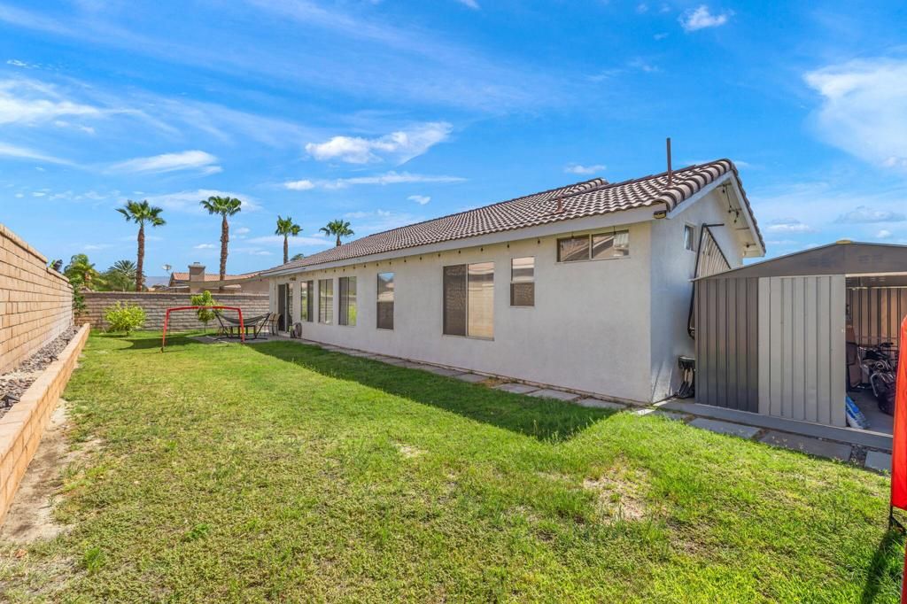 Image 36 of property listing at 37851 Hollister Drive, Palm Desert, CA 92211