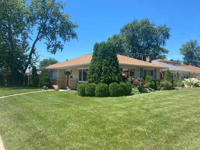 9966 S California Avenue, Evergreen Park, IL 60805