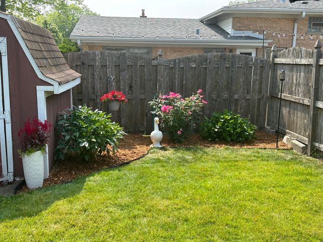 9966 S California Avenue, Evergreen Park, IL 60805