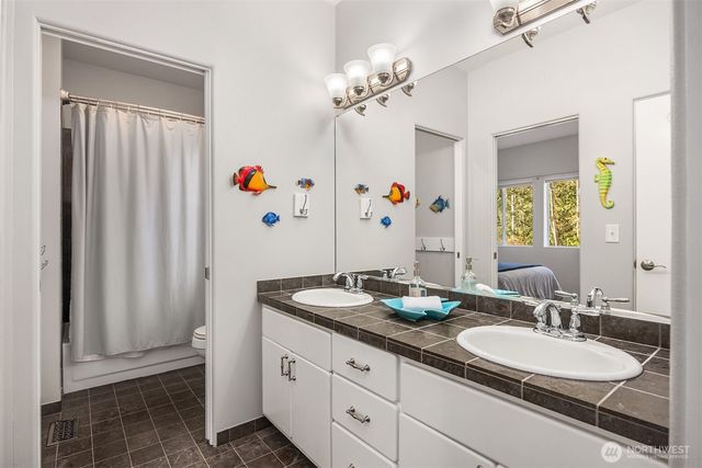 11290 Anderson Landing NW, Silverdale, WA 98383