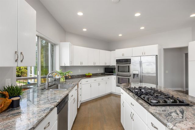 11290 Anderson Landing NW, Silverdale, WA 98383