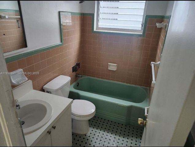 501 77th St 3, Miami Beach, FL 33141