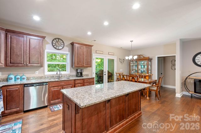 72 Summer Shade Court, Hendersonville, NC 28792