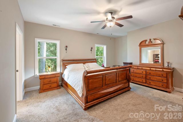 72 Summer Shade Court, Hendersonville, NC 28792