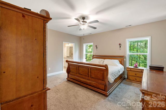 72 Summer Shade Court, Hendersonville, NC 28792