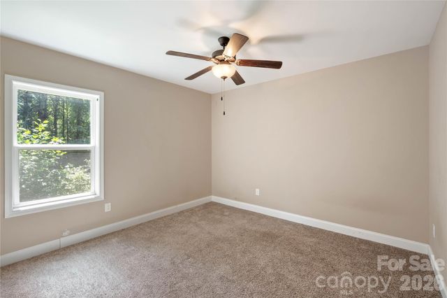 72 Summer Shade Court, Hendersonville, NC 28792