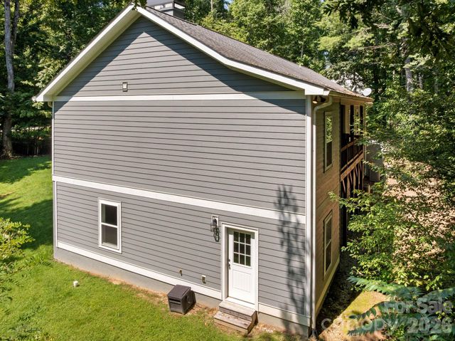 72 Summer Shade Court, Hendersonville, NC 28792