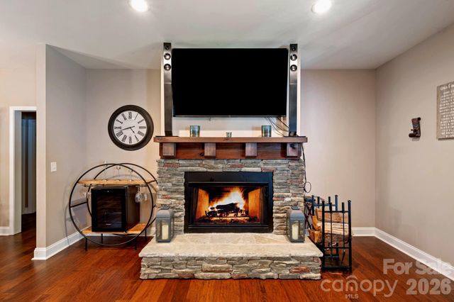 72 Summer Shade Court, Hendersonville, NC 28792