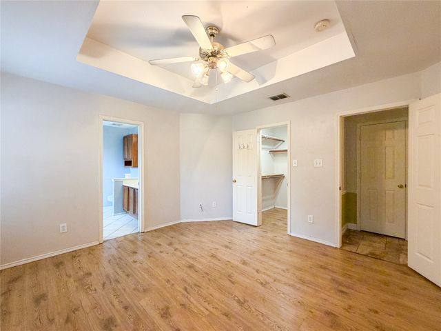 2752 Scarborough Drive, Grand Prairie, TX 75052