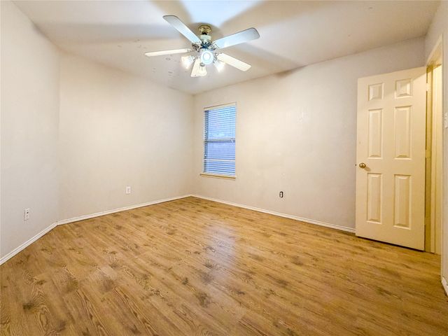 2752 Scarborough Drive, Grand Prairie, TX 75052