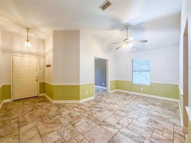 2752 Scarborough Drive, Grand Prairie, TX 75052