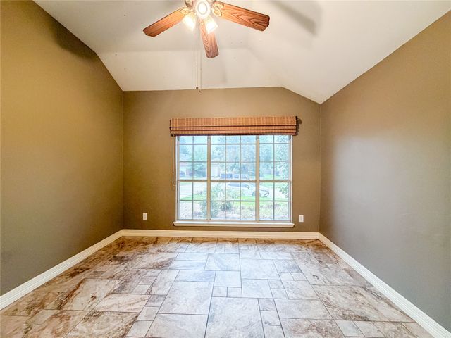 2752 Scarborough Drive, Grand Prairie, TX 75052