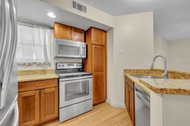 4512 COMMANDER DRIVE 1712, Orlando, FL 32822