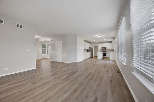 41 Brentwood Drive, Gilberts, IL 60136
