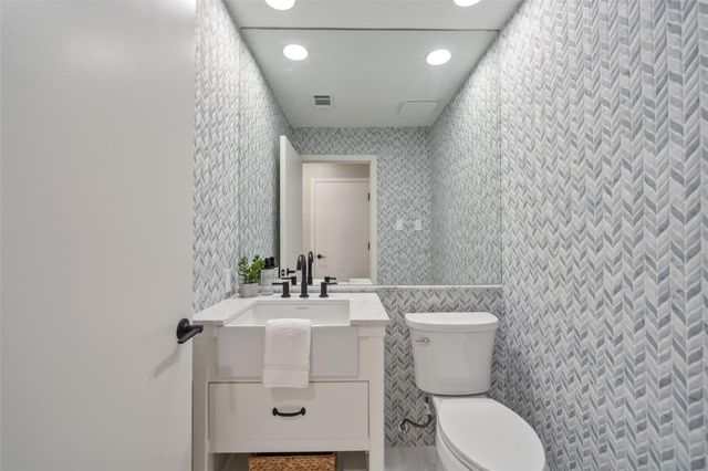 11819 Thoreau Drive, Montgomery, TX 77356