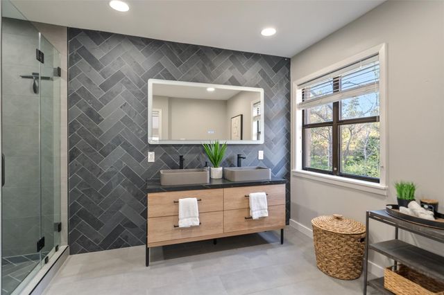 11819 Thoreau Drive, Montgomery, TX 77356