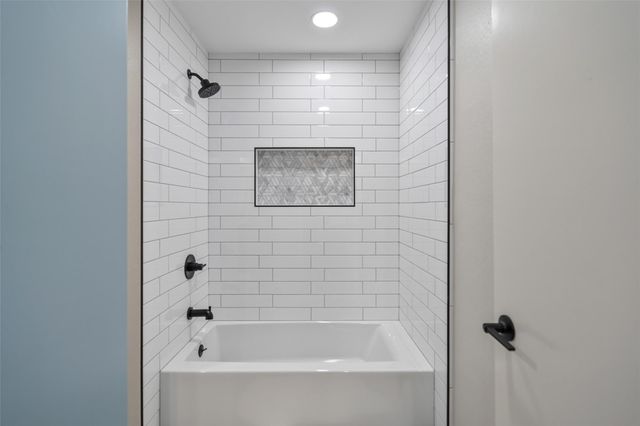 11819 Thoreau Drive, Montgomery, TX 77356