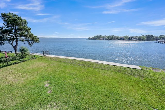 11819 Thoreau Drive, Montgomery, TX 77356