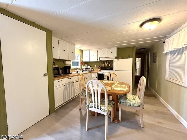 20581 River DR, Estero, FL 33928