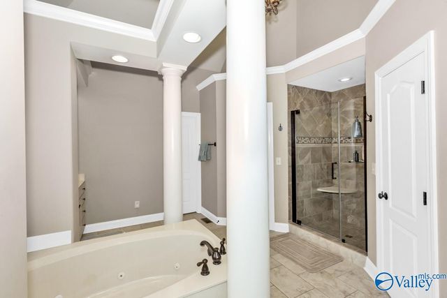 230 Bishop Farm Way NW, Huntsville, AL 35806