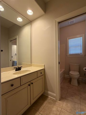 230 Bishop Farm Way NW, Huntsville, AL 35806