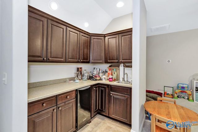 230 Bishop Farm Way NW, Huntsville, AL 35806