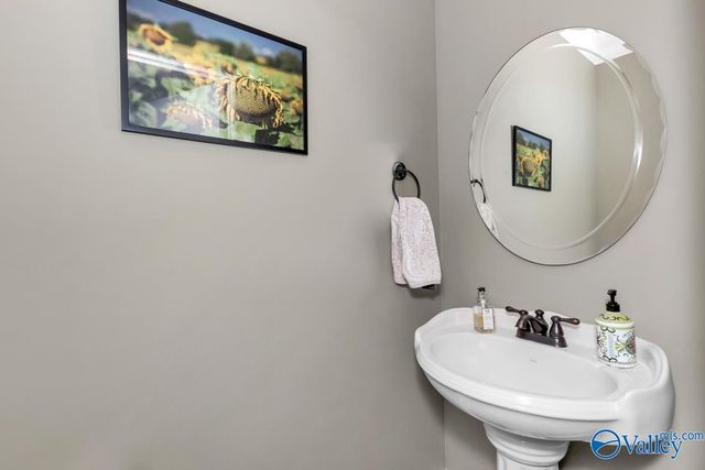 230 Bishop Farm Way NW, Huntsville, AL 35806