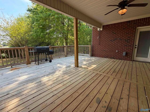 230 Bishop Farm Way NW, Huntsville, AL 35806