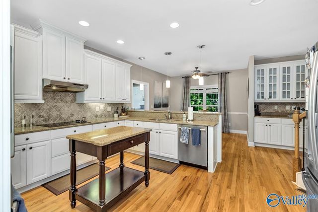 230 Bishop Farm Way NW, Huntsville, AL 35806