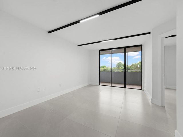 8215 SW 152nd Avenue G308, Miami, FL 33193